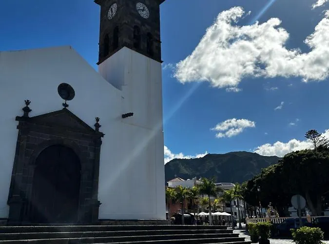 Terraza Con Vistas Mar/montana *